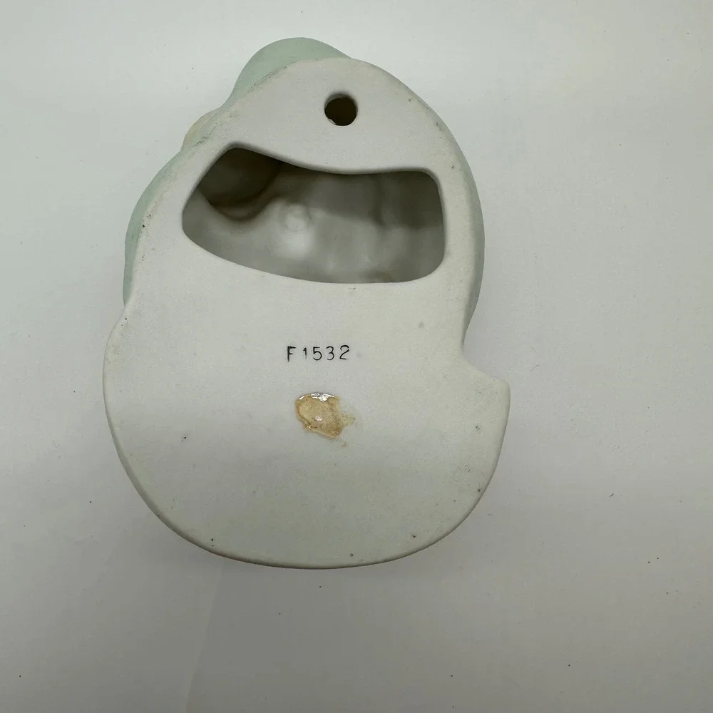 VTG Napco F1532 Ceramic Madonna and Child Wall Pocket Planter Holy Water Font